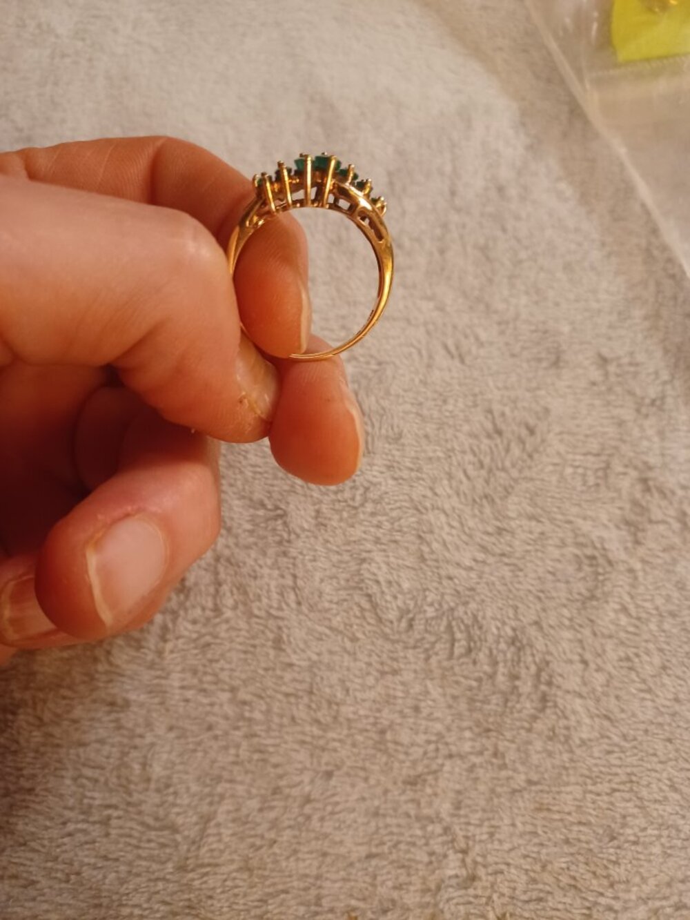 10k YG Diamond and Emerald Ring - Picture 6 of 7